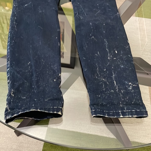 Bebe stretchy jeans with bleach style marks. Size 29. stretchy and comfortable - Picture 4 of 4